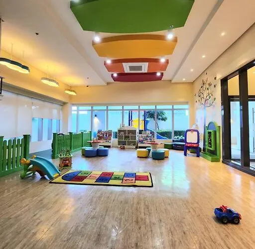 Apartment Bgc Uptown Parksuites King Bed With Balcony Sunset And View