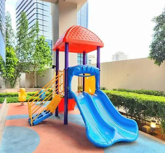 Bgc Uptown Parksuites King Bed With Balcony Sunset And View * Manila
