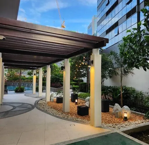 Bgc Uptown Parksuites King Bed With Balcony Sunset And View Apartment