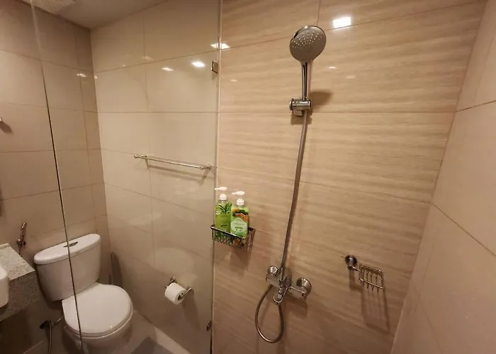 Apartment Bgc Uptown Parksuites King Bed With Balcony Sunset And View